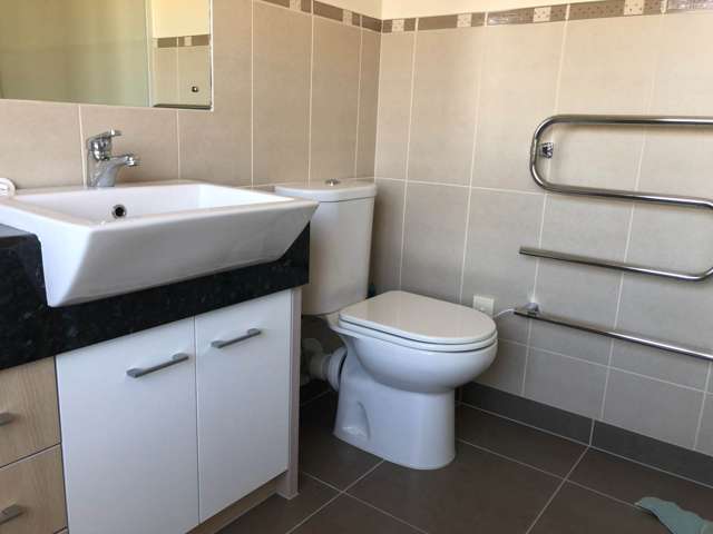 6 Chateau Rise Flat Bush_2