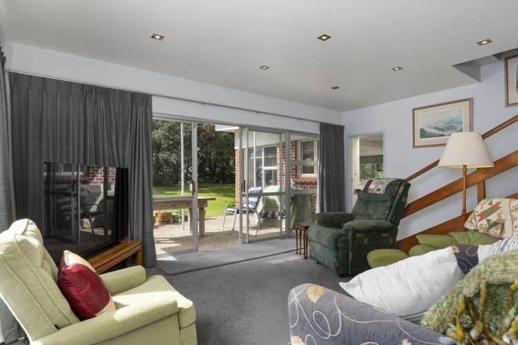 10 Roretana Drive Athenree_8