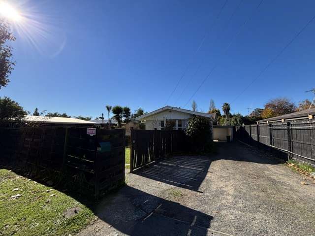 732 River Road Chartwell_2