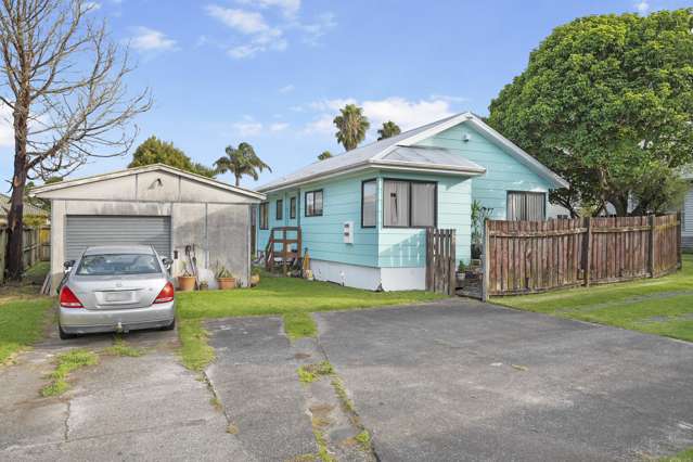 2/7 Rewarewa Road Te Atatu Peninsula_1