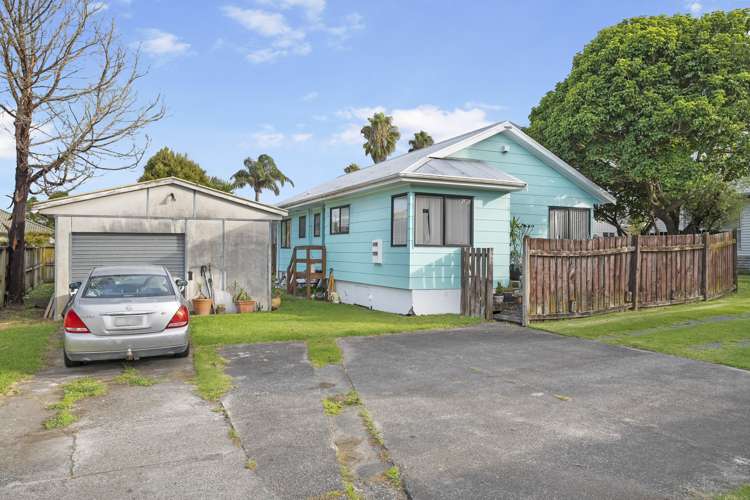 2/7 Rewarewa Road Te Atatu Peninsula_0