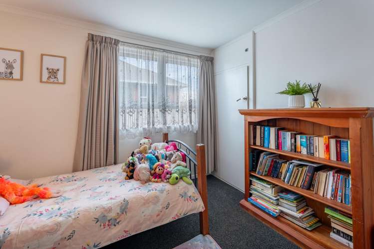 12 Grants Road Marchwiel_16