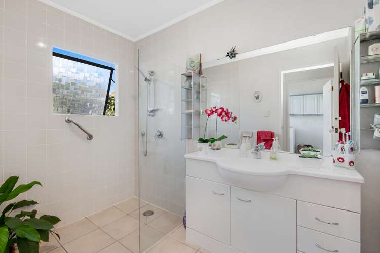 5 Edgewater Grove Orewa_15