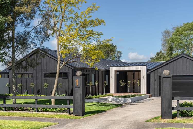 1 De La Mare Drive Leamington_1