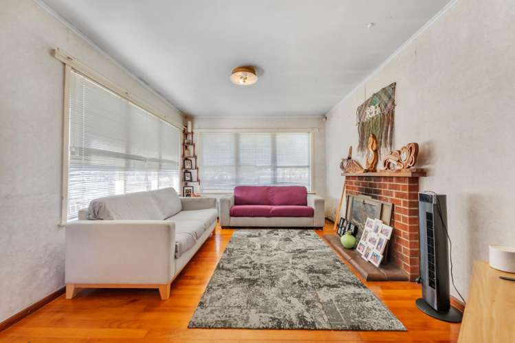 11 Alexander Crescent Otara_3