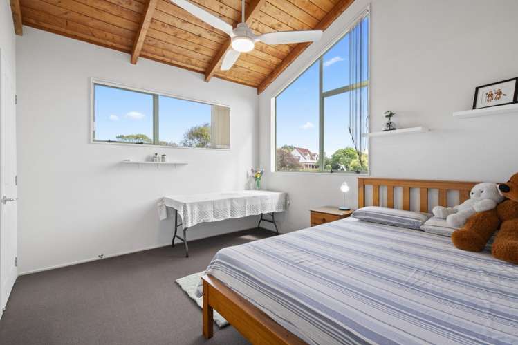 37 RIVERSIDE DRIVE Waiuku_11