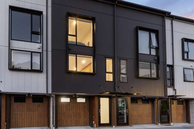 27 Ara Mara Hua Henderson_3