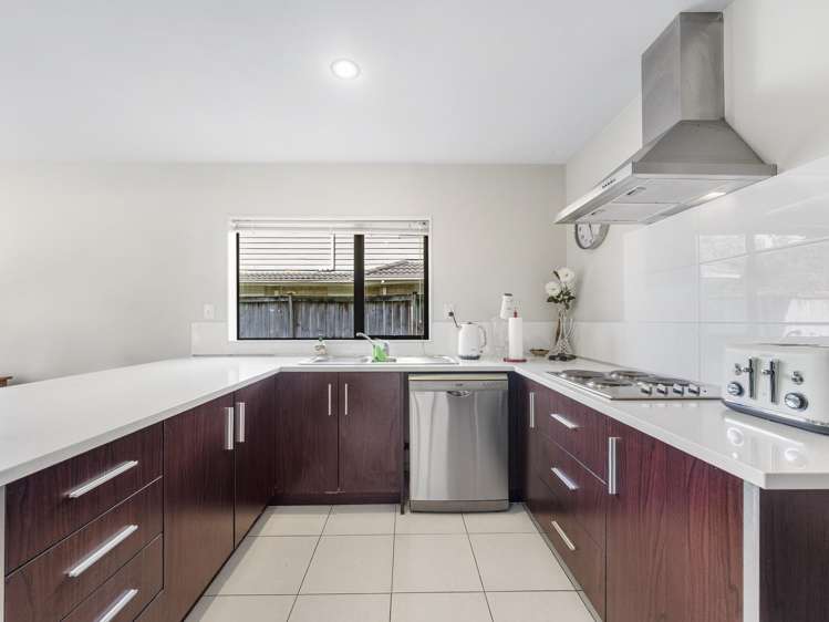 33 Riverglade Parkway Te Atatu South_13