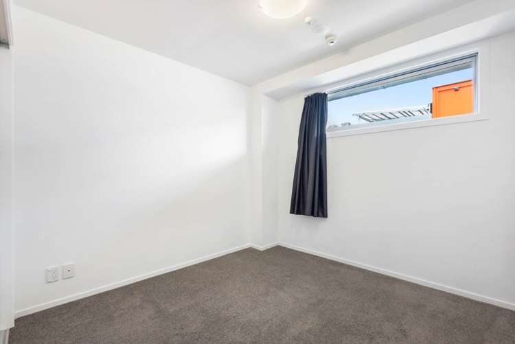 215/17 Link Crescent Stanmore Bay_8