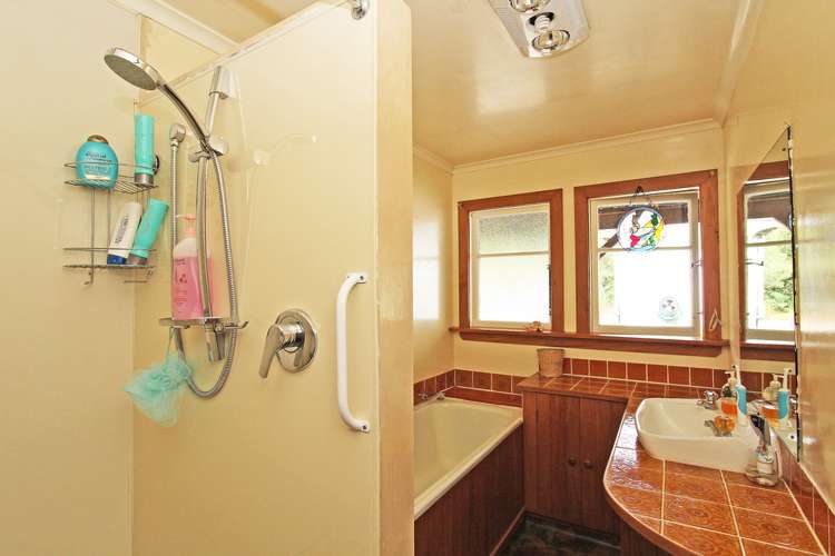 916 Fairdown Road Fairdown_9