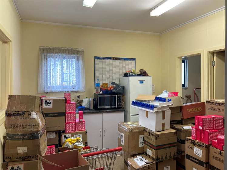 Unti 2, 98 Main Road Tawa_13