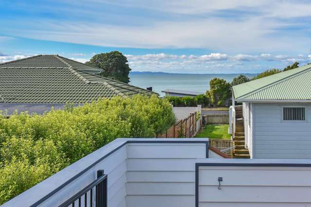 9a Crispe Road Clarks Beach_1