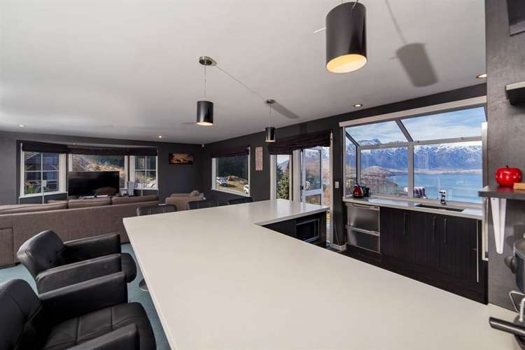 52 Greenstone Place Fernhill/Sunshine Bay_5