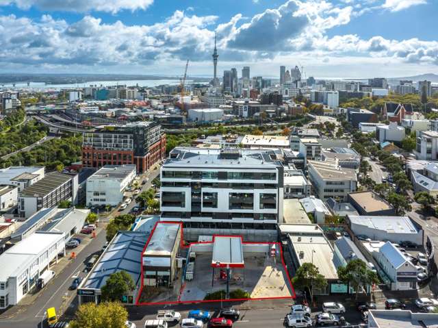 Landholding on busy Auckland road offers income and development potential