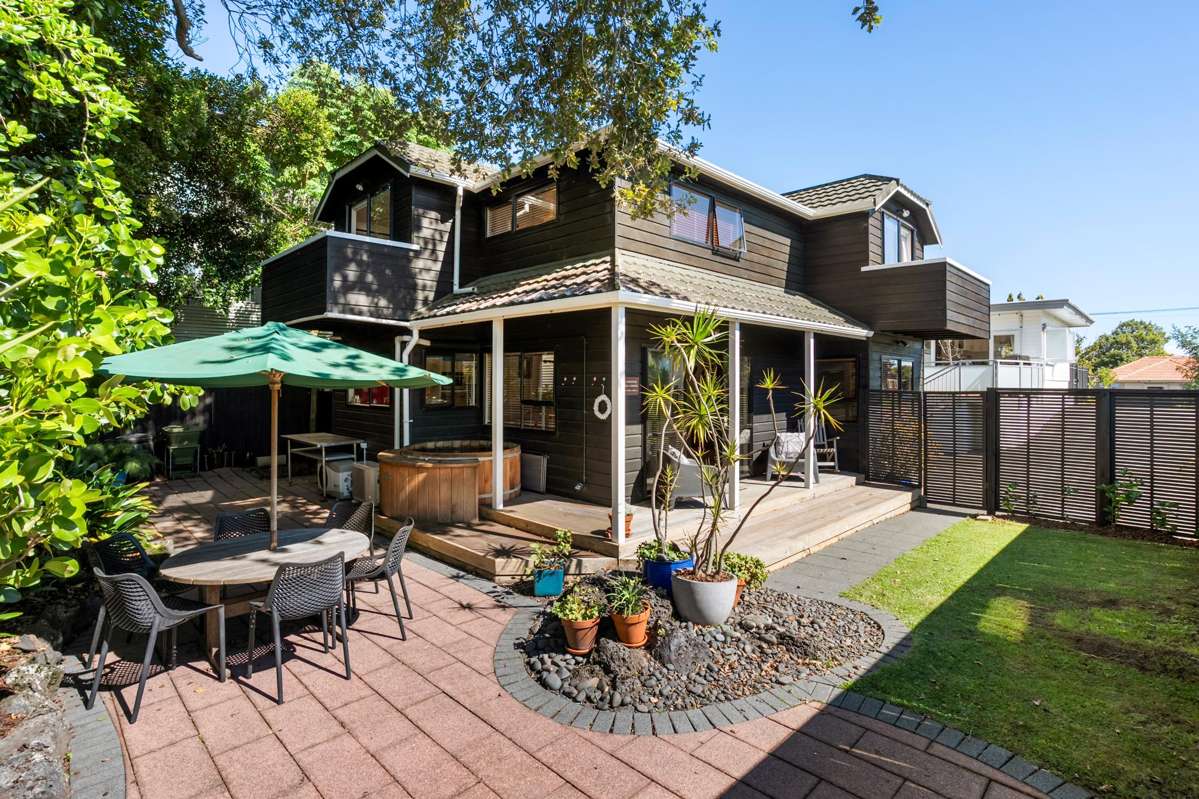 876B Dominion Road_0