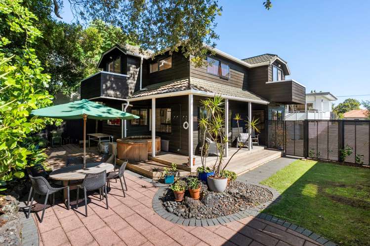 876B Dominion Road_0