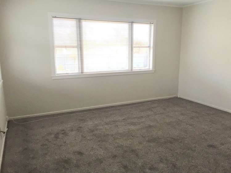 2/2 Kelvin Road Papakura_5