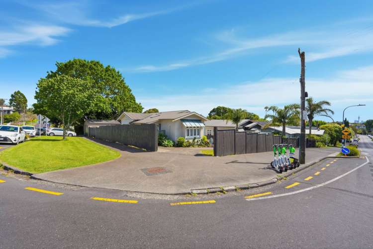 75 Alberton Avenue Mount Albert_1