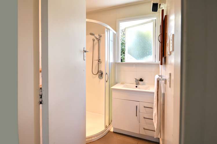 6 Gilkison Street Halfway Bush_14