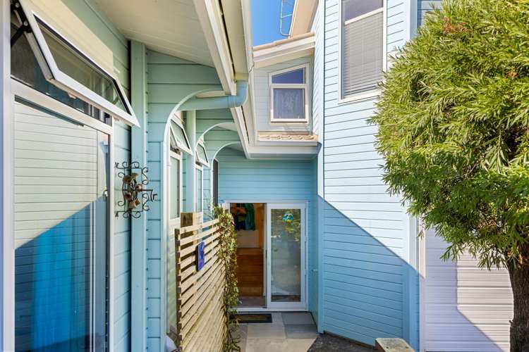 11 Russell Heights Russell_20