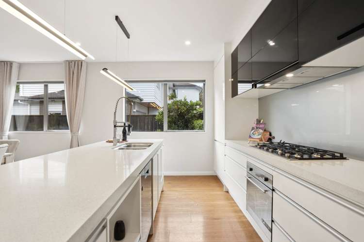 680 Mount Albert Road Royal Oak_20