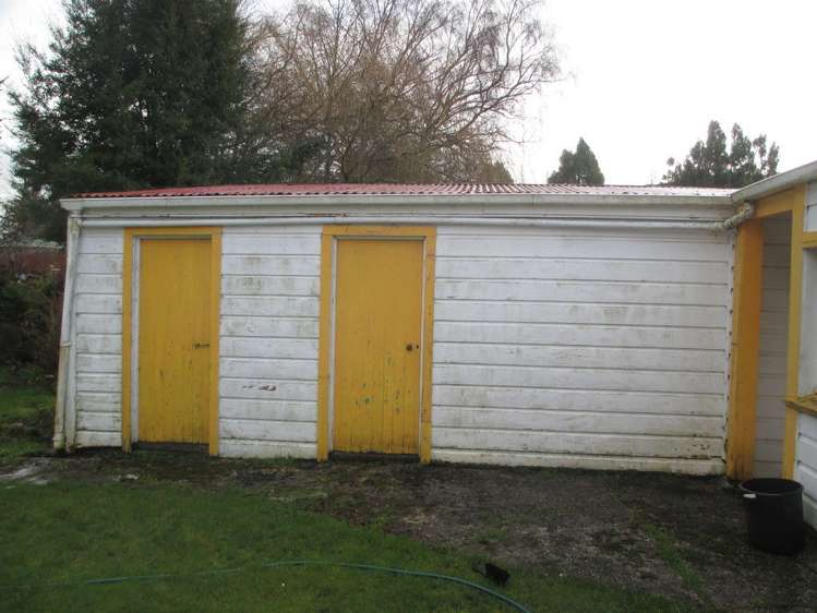 3 Side Street Clinton and Surrounds_7