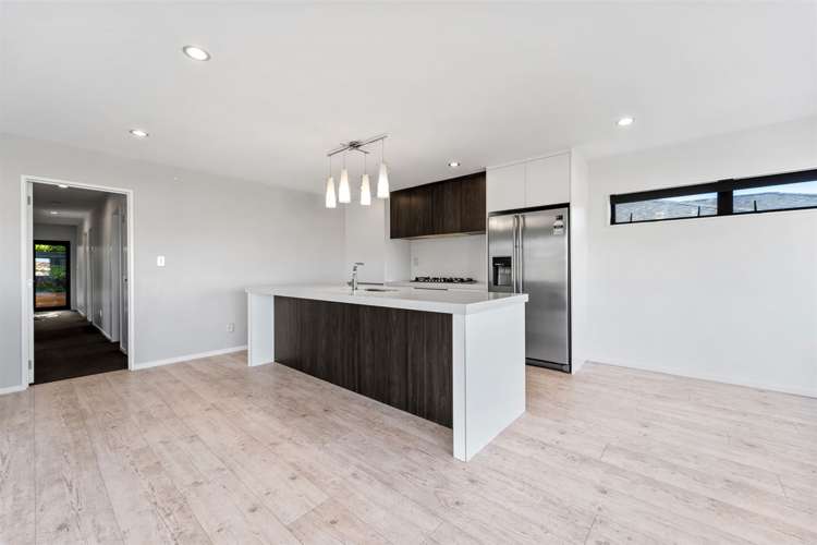 249 Alec Craig Way Gulf Harbour_10