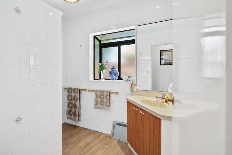 2/15 Stead Crescent Stoke_16