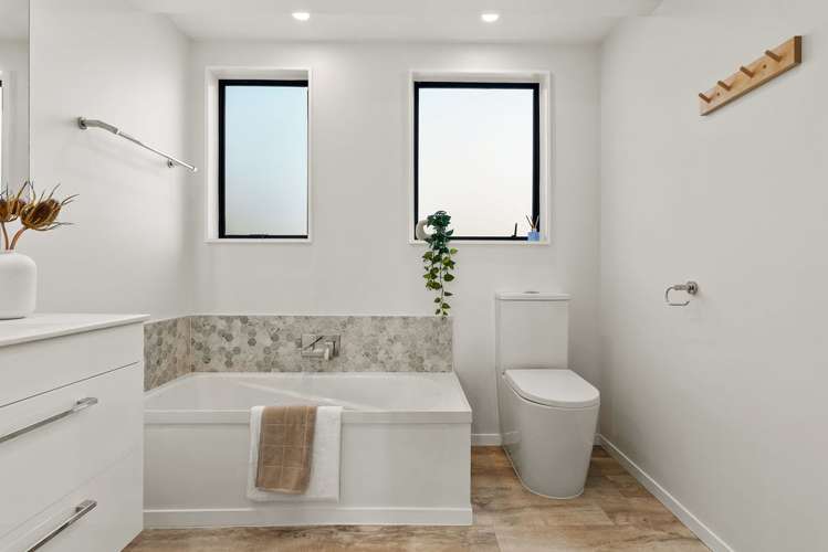 42 Dominica Crescent Grenada Village_15