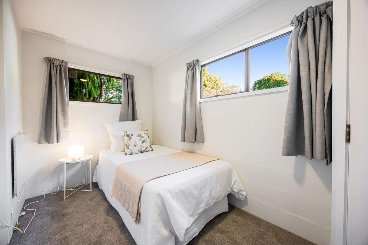 53 John Dee Crescent_5