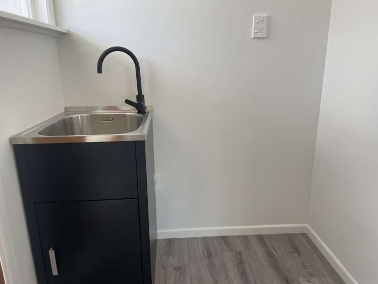 702A Dennett Street 10487_13