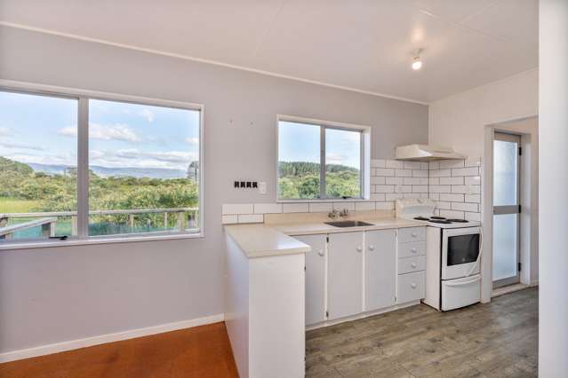 13 Simcox Street Otaki Beach_3
