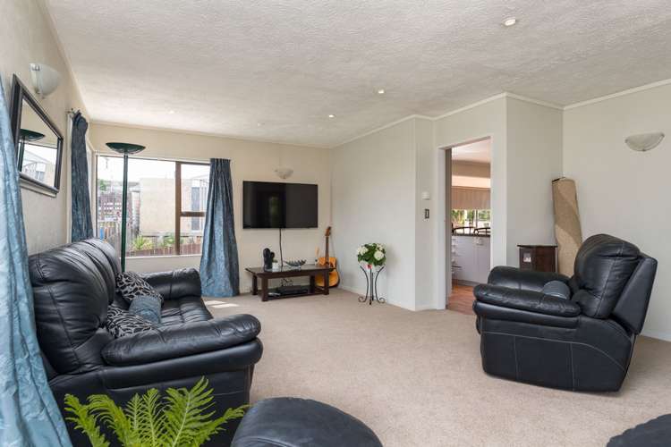 6a Roberts Street Tawa_5