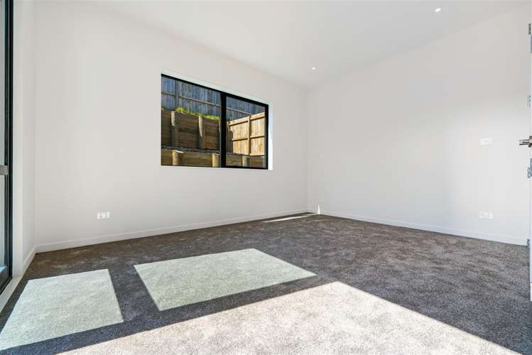 21 Whakairo Crescent Gulf Harbour_14