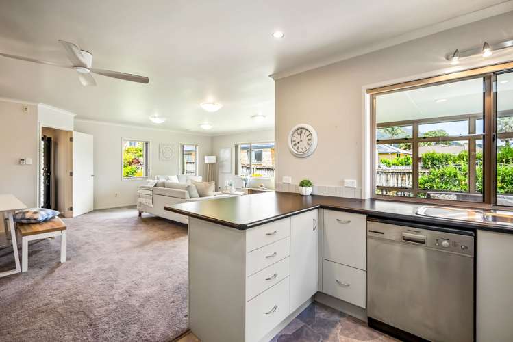 11 Conifer Grove Kamo_3