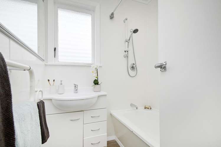 49 Taylor Terrace Tawa_12