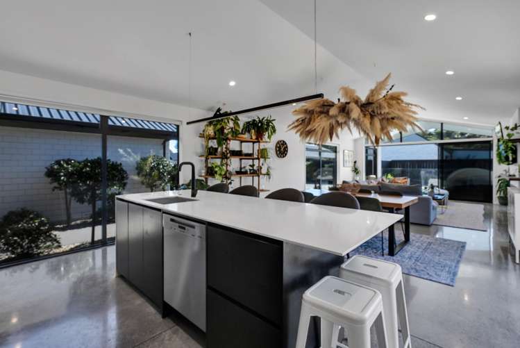 6 Birdie Lane Waiwhakaiho_8