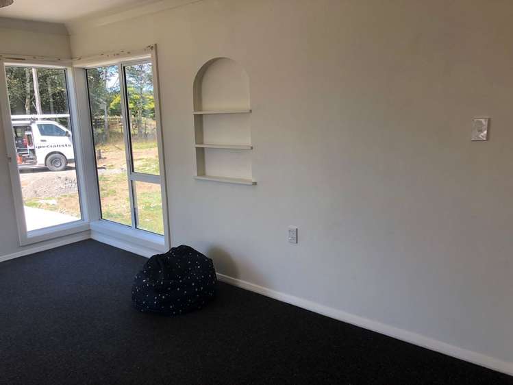 427 High Street South Carterton_5