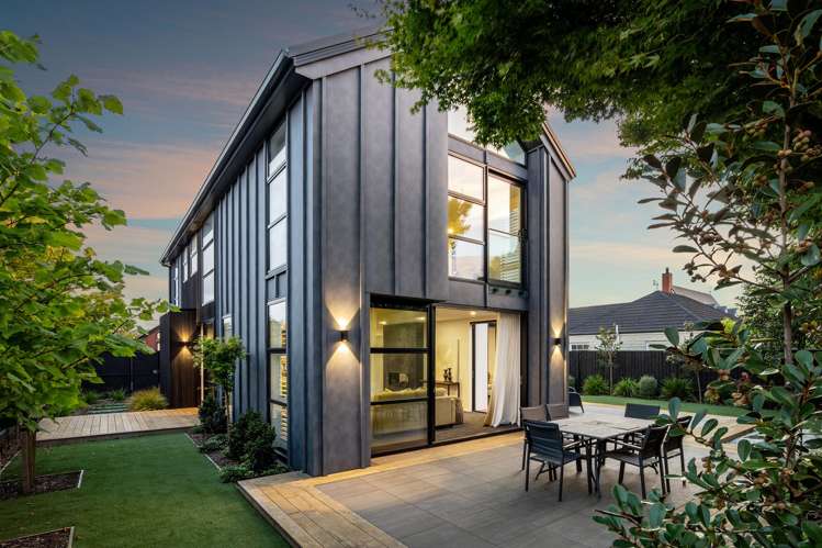 22A Wroxton Terrace Merivale_28