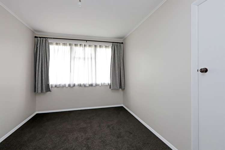 23 Mclaren Crescent Onekawa_6