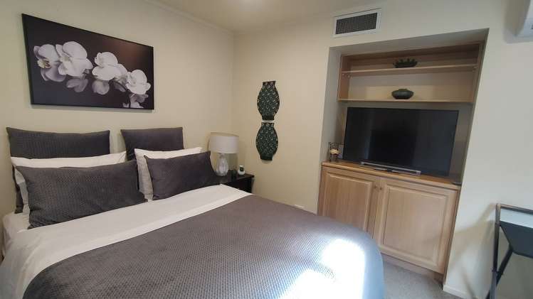 22 Kuripaka Crescent The Gardens_0