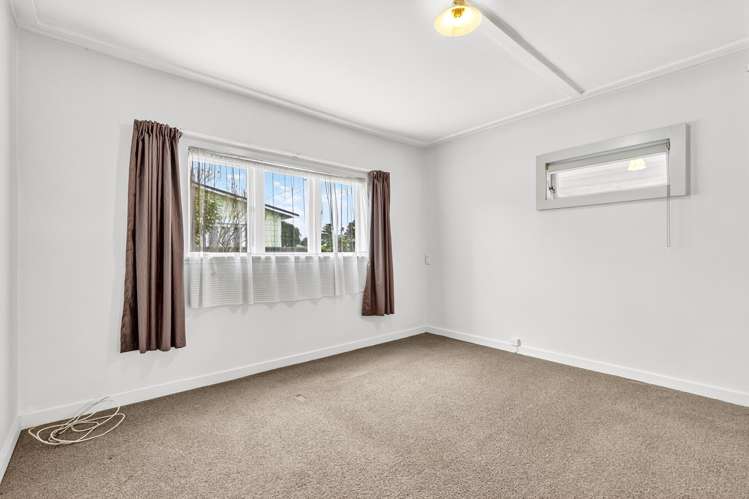 11 George Street Paeroa_13