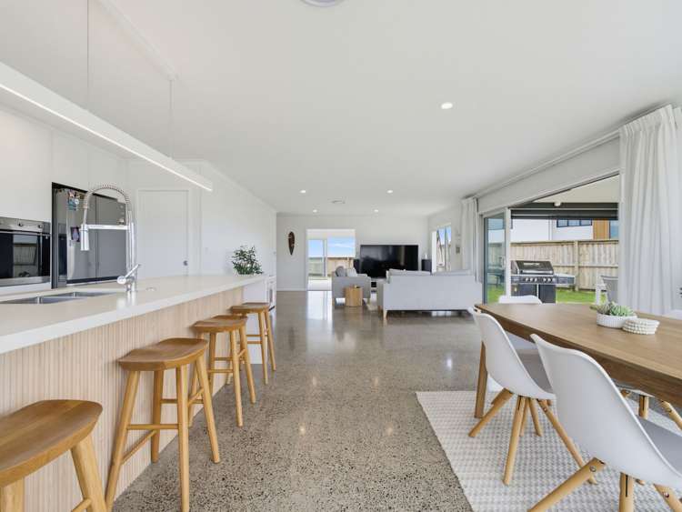 14 Piripai Rise Coastlands_12