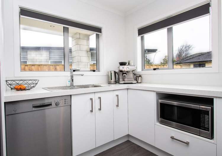 1313A Victoria Street 3283_7