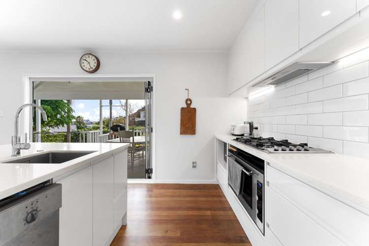 25 County Road Torbay_11