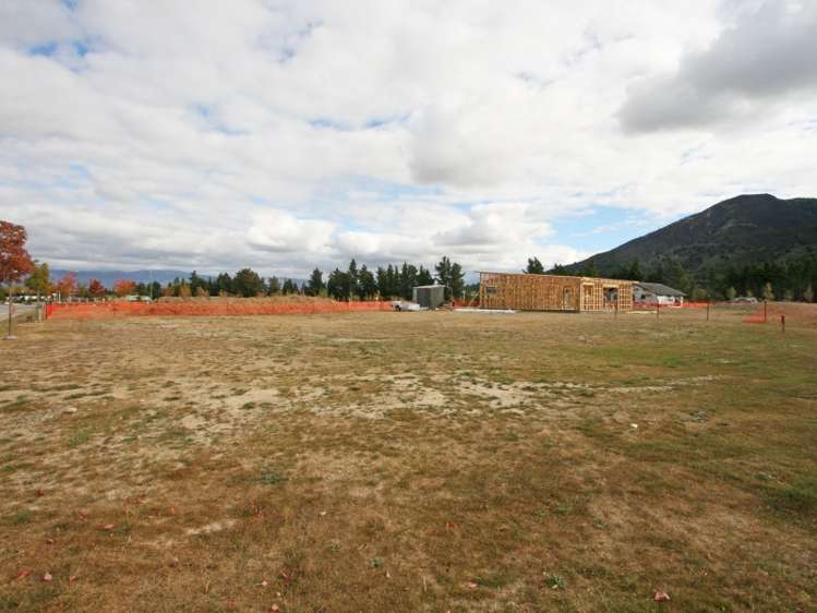 8 Edna Lane Lake Hawea_2