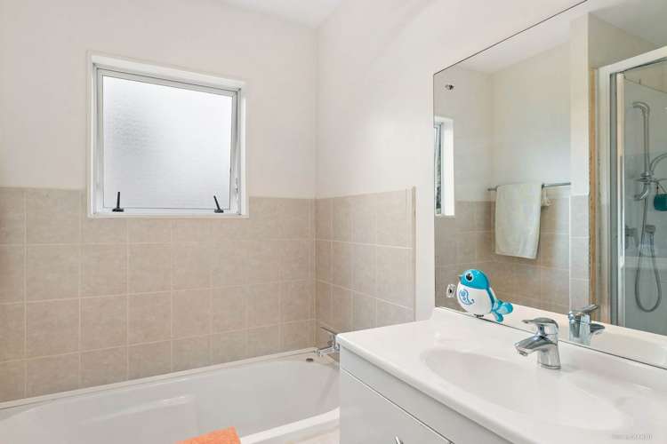 3a Royal Road Massey_12