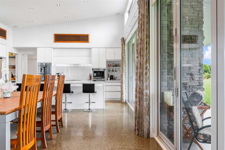 423 Mount Thomas Road Fernside_4