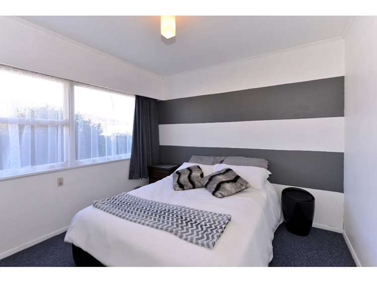 5 Tennyson Crescent Stoke_8