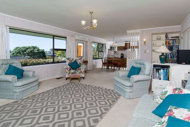 15 Paisley Street Mellons Bay_5